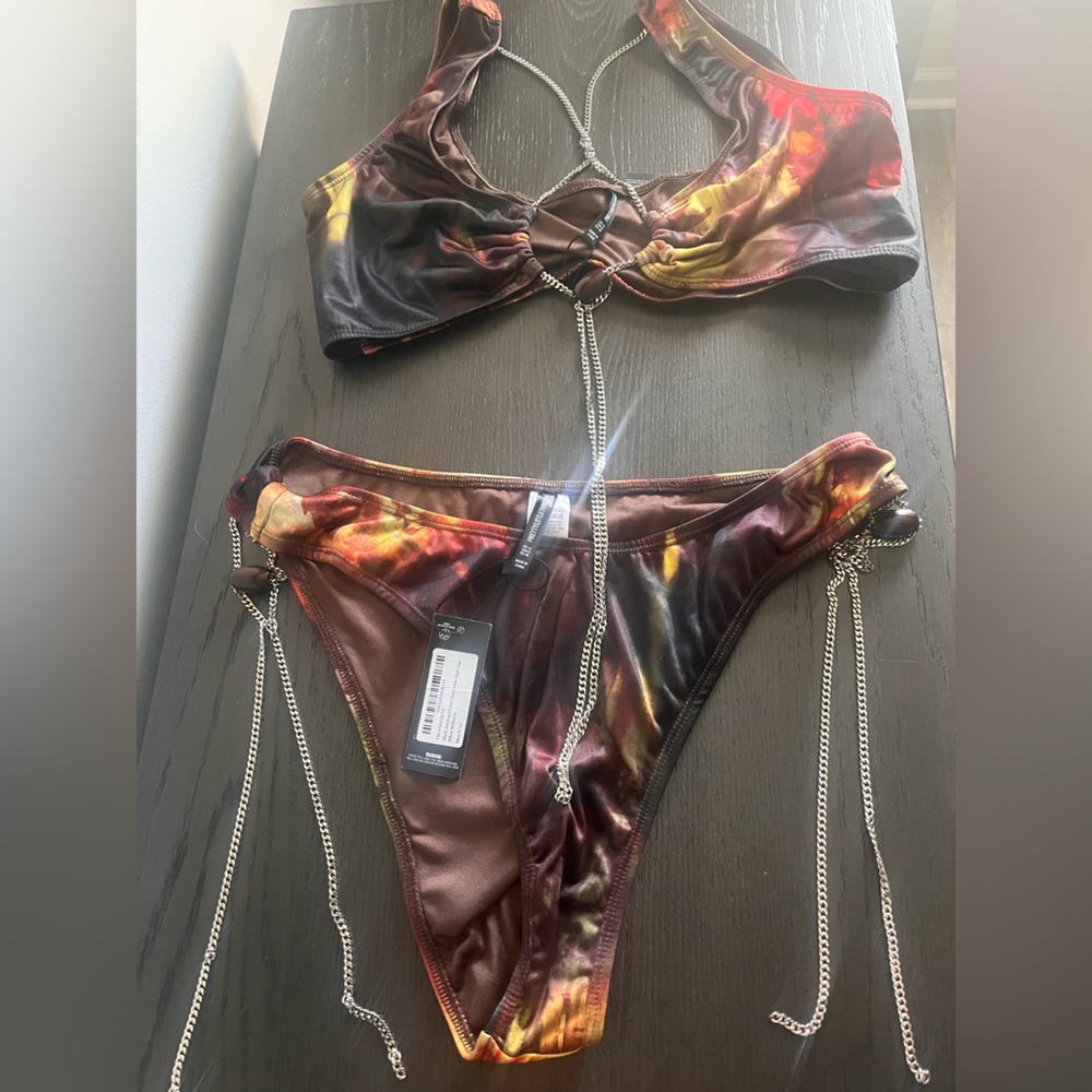 PrettyLittleThing Multicolor Bikini with Chain Detail